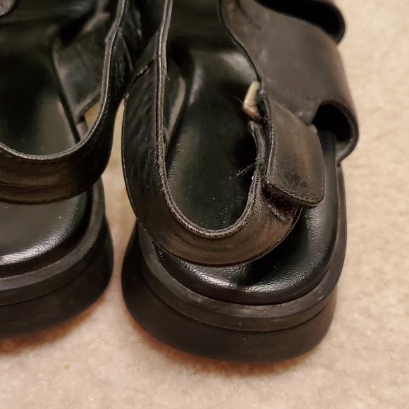 Walking Co. Women's Black Sandals w/ Original Box - Picture 12 of 16